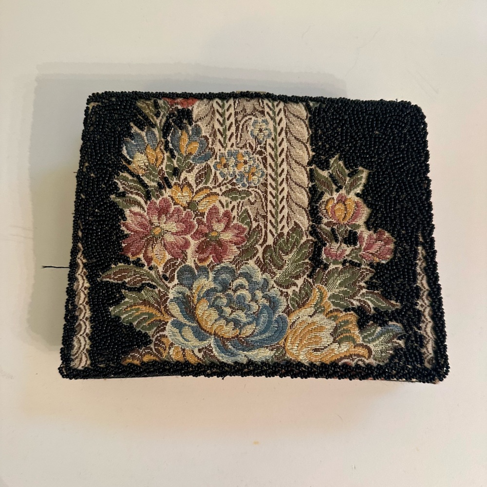 Vintage Earnest Floral Black Beaded Clutch! - Picture 6 of 7